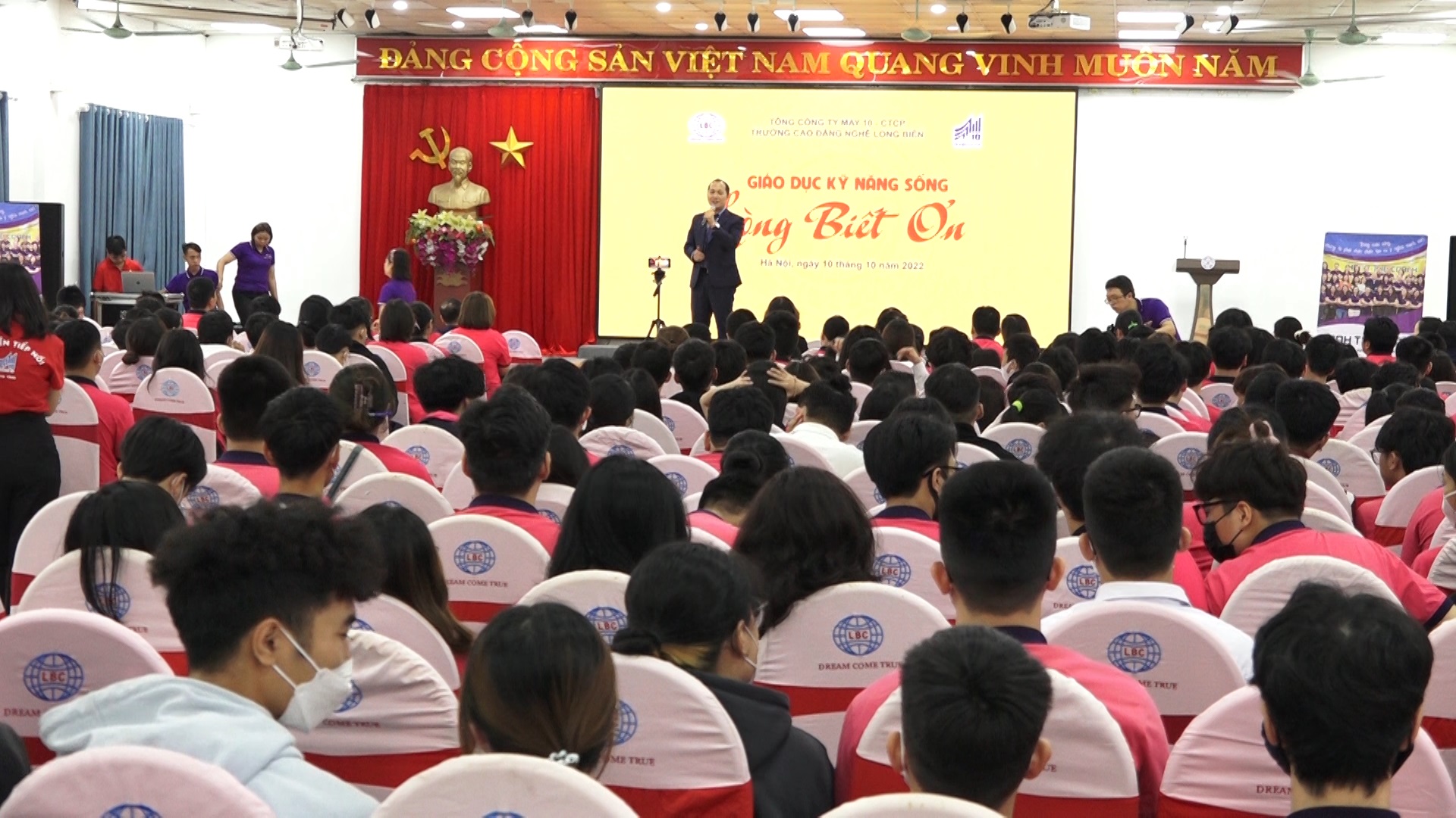 Giáo dục kỹ năng sống “Lòng Biết ơn” tại Trường Cao đẳng nghề Long Biên